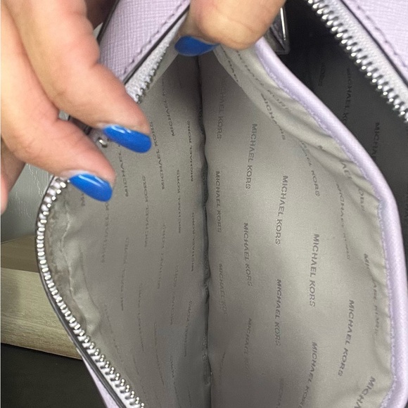 Michael Kors Lilac Jet Set Crossbody Bag - Picture 16 of 16